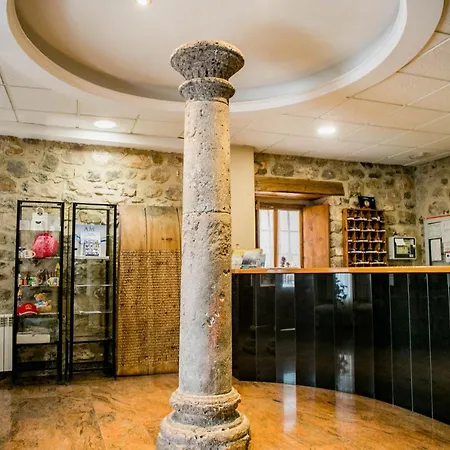 El Palacio De 3*